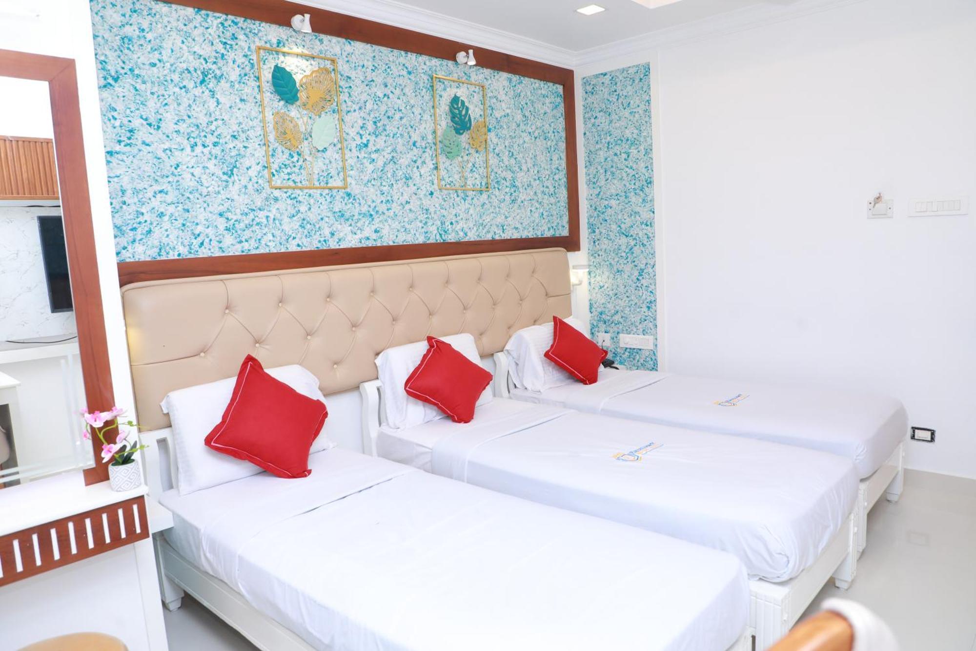 Excellency Airport Hotel Kochi Esterno foto