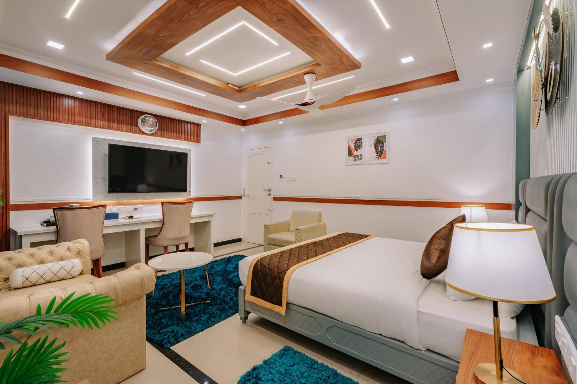 Excellency Airport Hotel Kochi Esterno foto