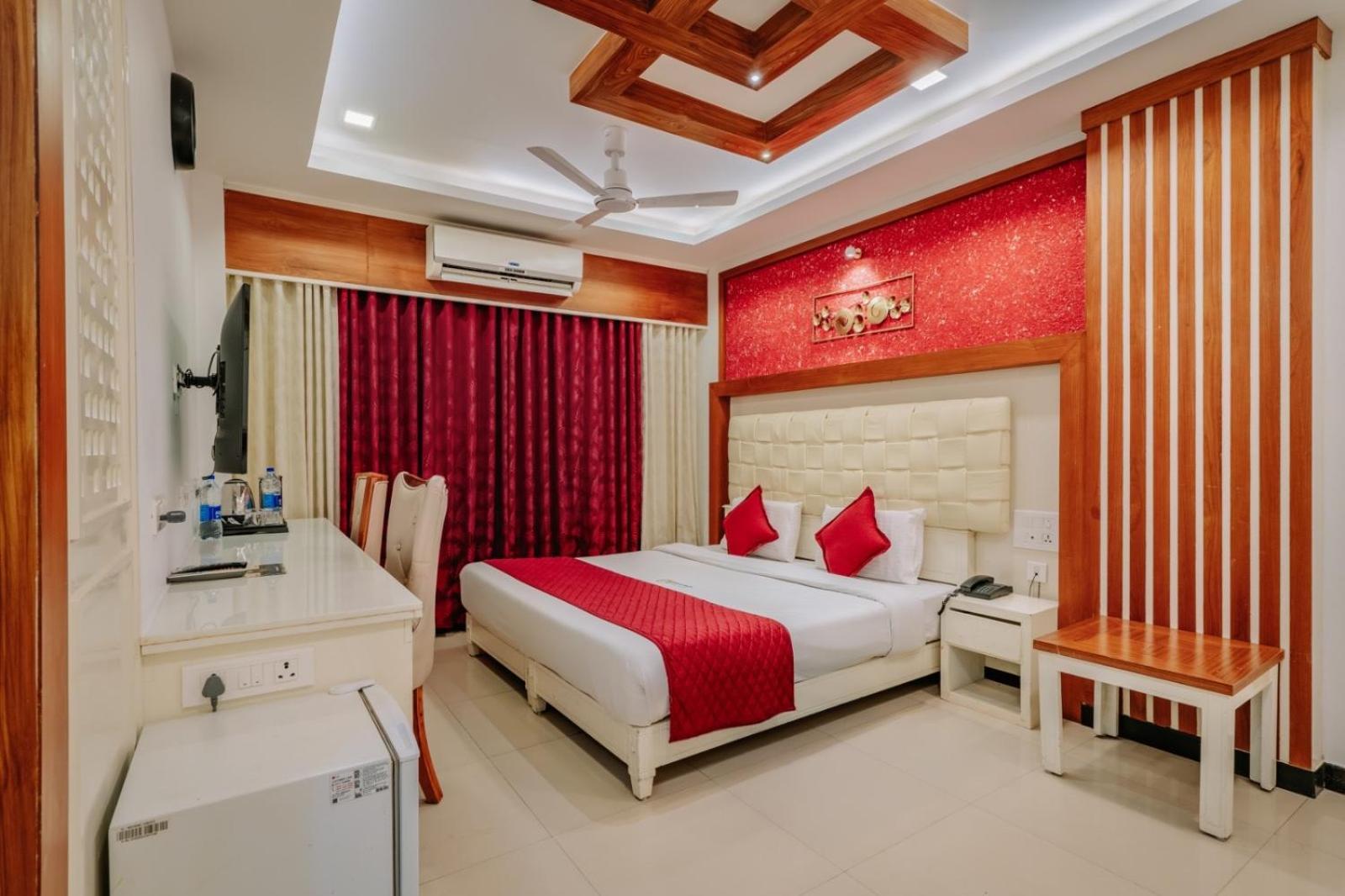 Excellency Airport Hotel Kochi Esterno foto